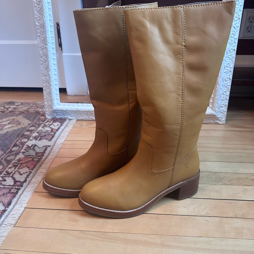 NWT FRYE AND CO. Cameryn Boots in Mustard Yellow